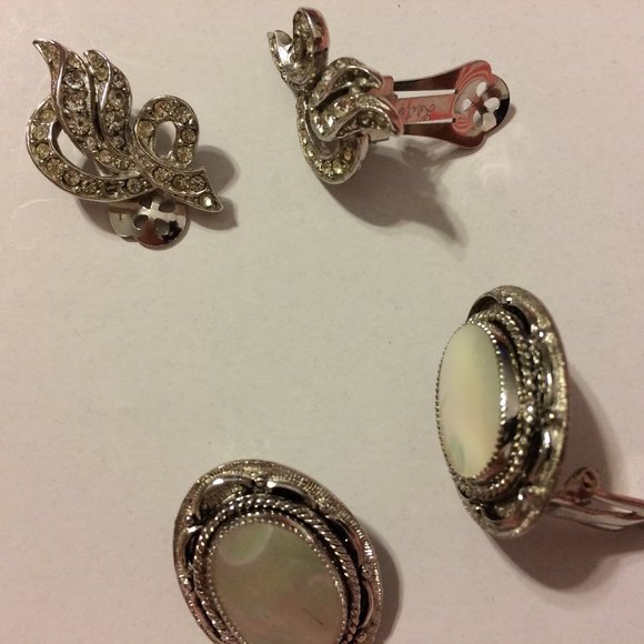 Four Pairs Vintage Clip on Earrings - Picture 2 of 6